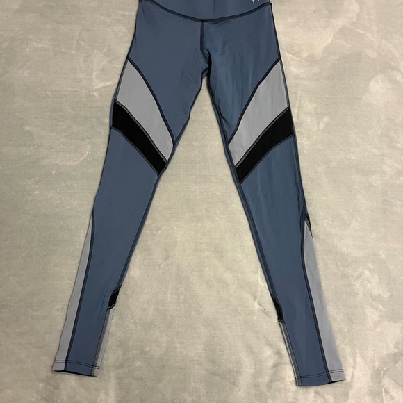 🌸VS PINK Women's Blue and Black Leggings - Picture 1 of 6